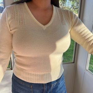 XS-Small dainty vintage 70s yellow sweater